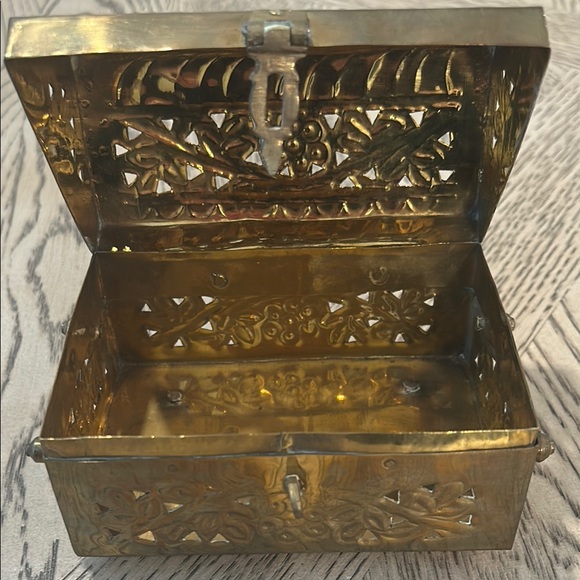 Vintage Brass Cricket/ Incense Box - Picture 3 of 8